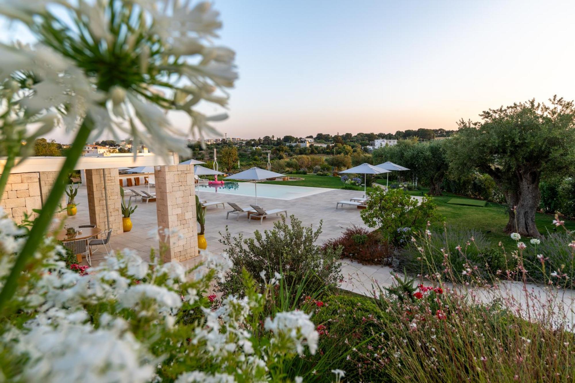 Essenza Relais Contemporaneo Bed and Breakfast Cisternino Εξωτερικό φωτογραφία