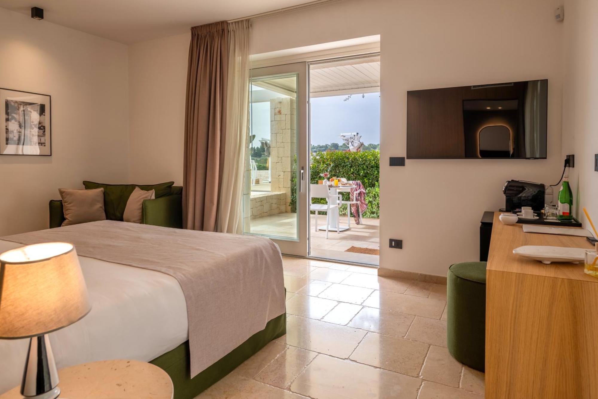 Essenza Relais Contemporaneo Bed and Breakfast Cisternino Εξωτερικό φωτογραφία