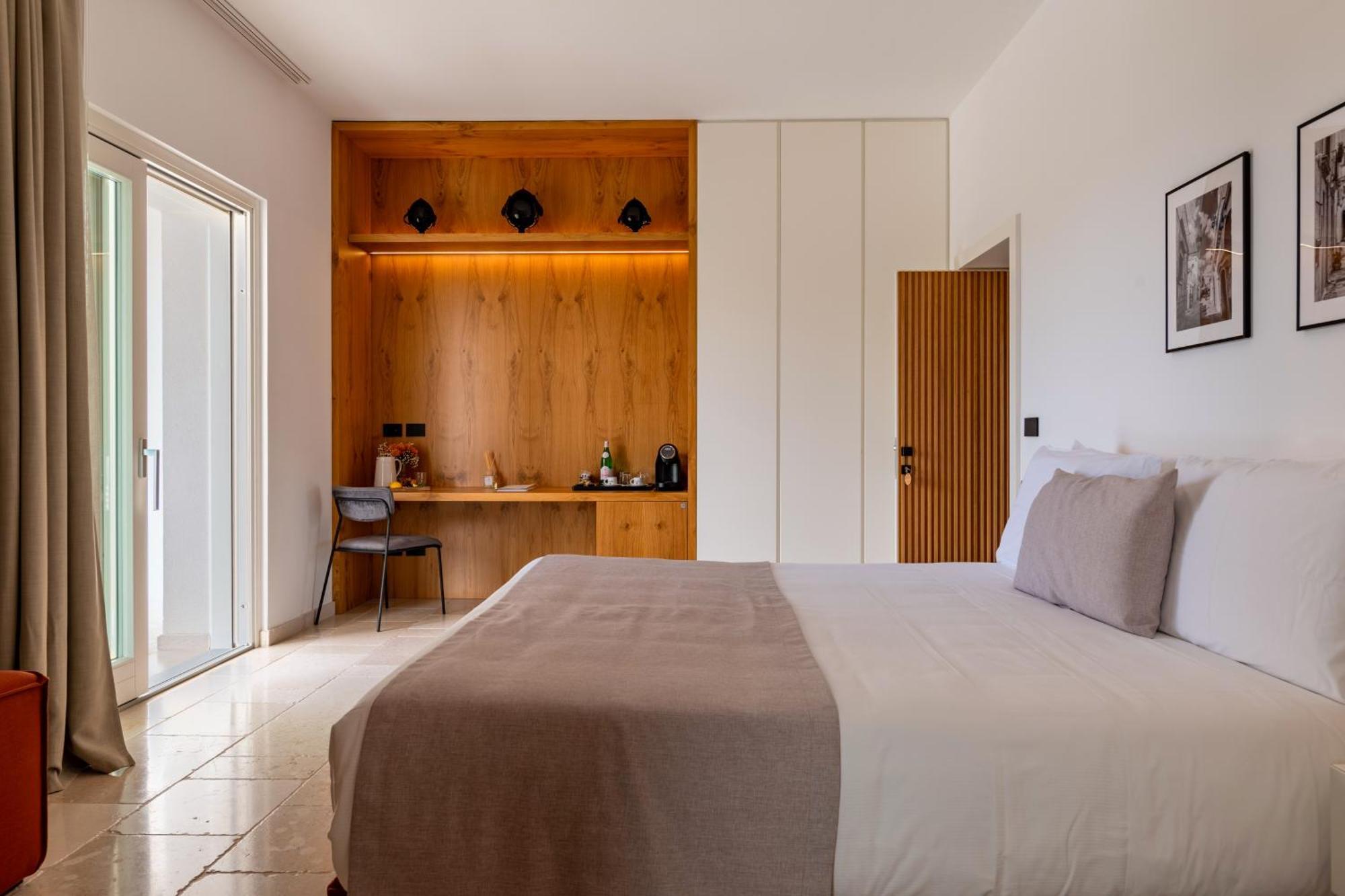 Essenza Relais Contemporaneo Bed and Breakfast Cisternino Εξωτερικό φωτογραφία